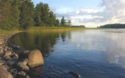 Финляндия богата озерами, реками